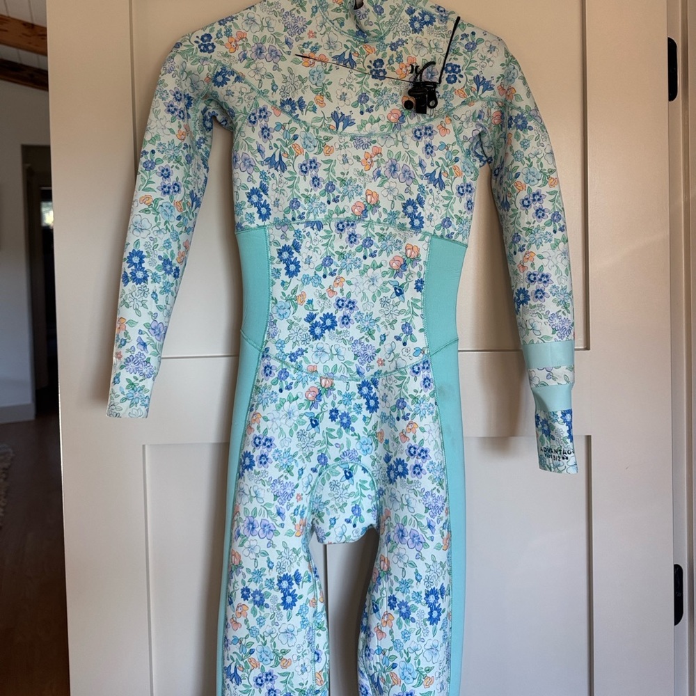 LoveShackFancy X Hurley Women's Blue Floral Full Wetsuit size XS - Picture 7 of 8